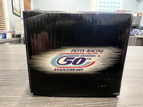 Hot Wheels 1999 Fathers Day Edition Series 2 Petty Racing 50th Set 1:64 NASCAR - Picture 7 of 10