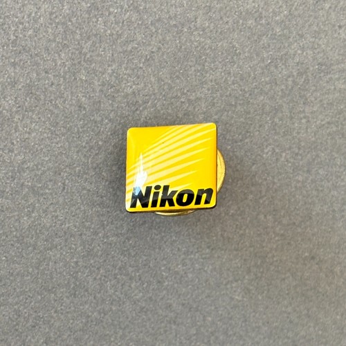 NIKON Gold Anstecknadel