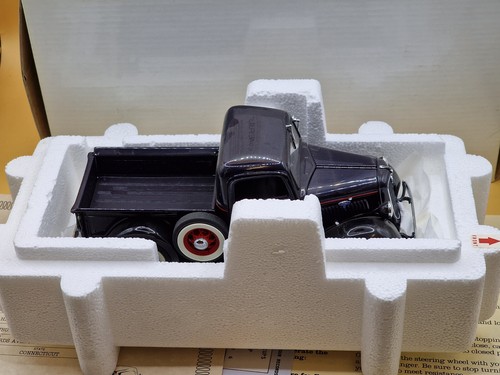 DANBURY MINT 1935 FORD 50-830 PICKUP BLUE/BLACK DIECAST 1:24 - Picture 2 of 11