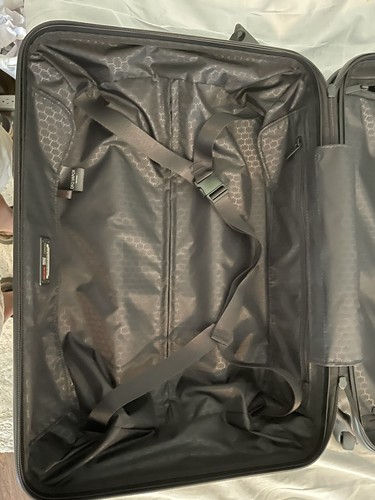 Tumi  Vapor Lite Lightweight Continental Carry On Luggage 9 Lbs - Picture 3 of 5