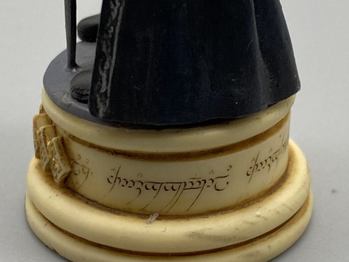 Aragorn White King Single Chess Figure - Picture 7 of 8
