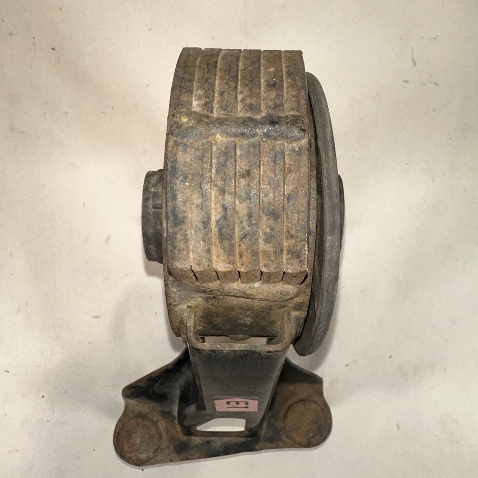 Toyota Prius V 2016-2017 motor transmisión montaje trasero OEM Foto 3 de 4