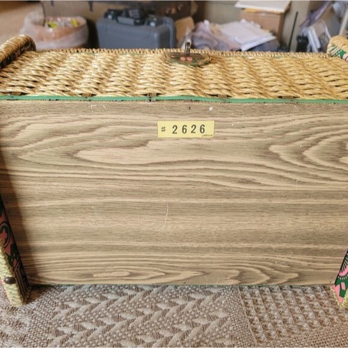 Vintage Wicker and Fabric Pink and Green Sewing Box Boho Hippie Design Japan - Picture 6 of 8