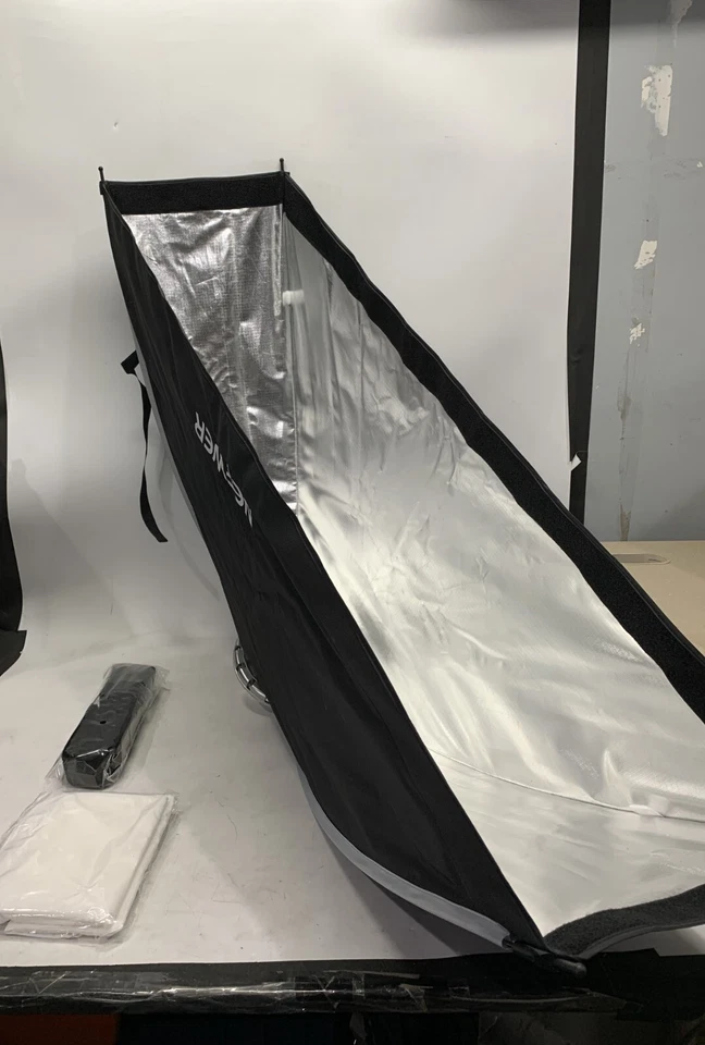 NEEWER 12"x47"/30x120cm Rectangular Folding Softbox w/Diffusers/Beam Grid/Bag - Image 4 of 4