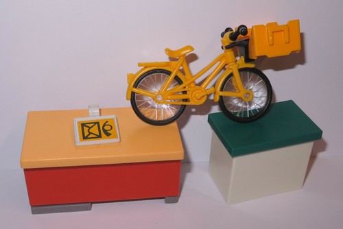 Lot Playmobil Post 7 Characters Bike Desk Mailbox 3 Strollers Etc - Picture 5 of 10