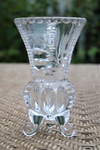 Vintage-5-5-8-034-TALL-3-Footed-Heavy-Crystal-Vase-ETCHED-FLORAL-DECOR