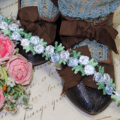 FRENCH STYLE ROCOCO ROSETTE PASSMENTERI OMBRE BLUES DOLL TRIMS JACQUARD 1YD