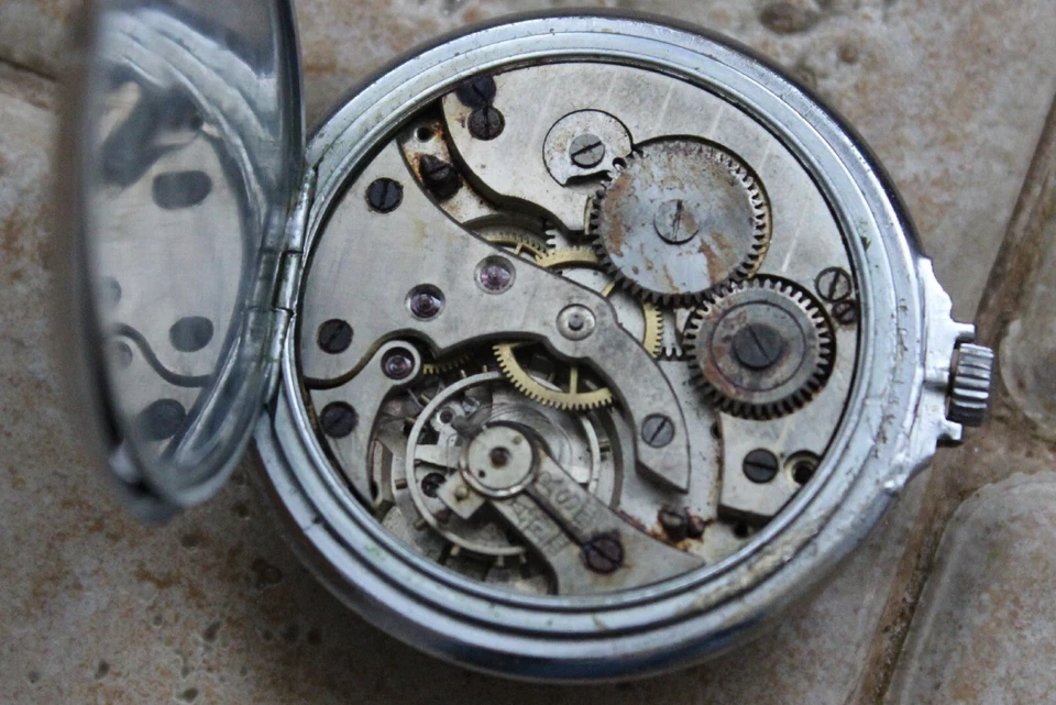 Ancienne montre mécanique à GOUSSET HOMME MARQUE: CHRONOMETRE - Photo 3/4