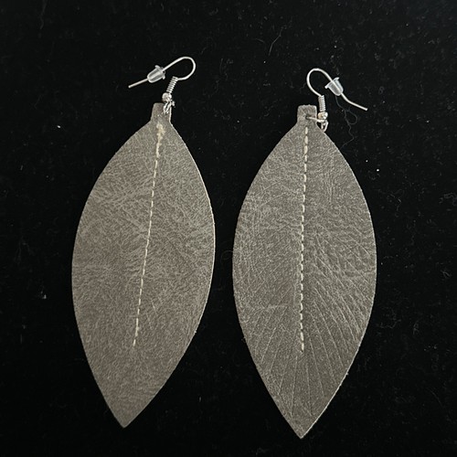 J CREW Leather Aspen Dangle Leaf Lightweight Earrings NEW BID 4 CHARITY❤️299 - Picture 2 of 3