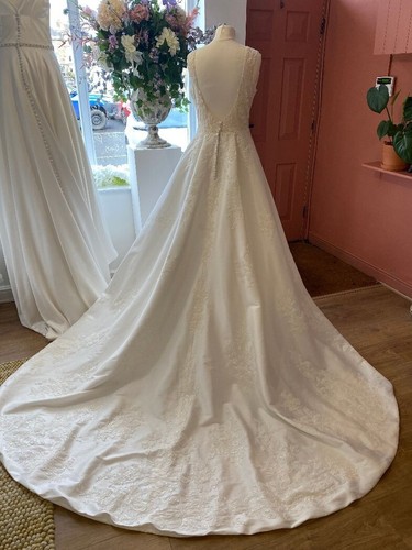 Wedding Dress by Justin Alexander Style 88230 Devan - Picture 4 of 6