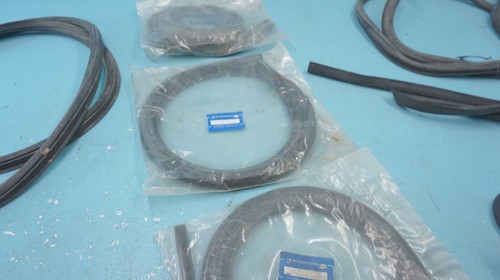 PORSCHE 356 , RUBBER SEAL LOT OF 7 , OEM , - Picture 11 of 12