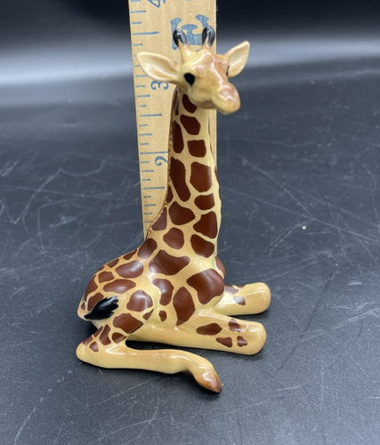 Vintage Hagen Renaker Giraffe Specialty HR Figurine, Lying, 4” Tall Collectible - Picture 2 of 10