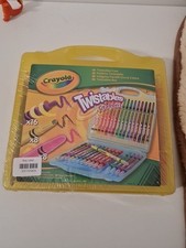 Crayola Twistables 32 Crayons & Carrying Case Creative Activity Kit  NEW