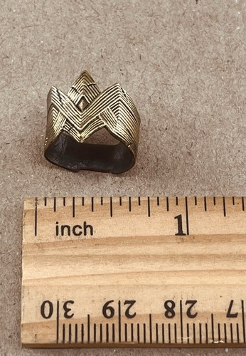 1/6 Hot Toys 12" figure DCU MMS451 Justice League Wonder Woman Bracelets + hands - Picture 8 of 8
