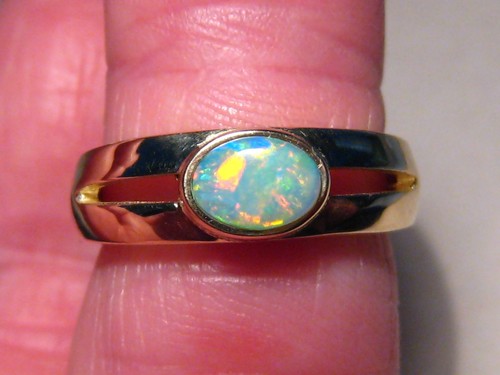 Men's Opal pinky Ring , 5.4 grams Solid 14 k Yellow Gold - Picture 1 of 13