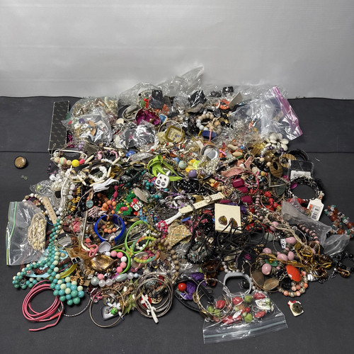 Vintage to Now Junk Scrap Broken Jewelry Lot Tangled Arts Crafts Repurpose 18lbs - Picture 1 of 14