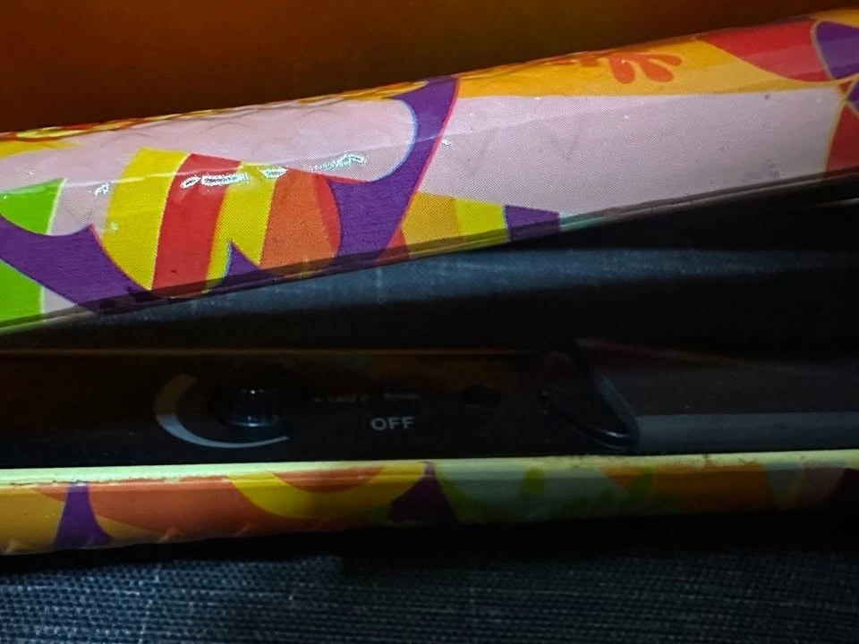 Amika: Obliphica Ceramic Hair Styler Iron Travel Mat Styler Flat Iron 1.25 inch - Image 4 of 4