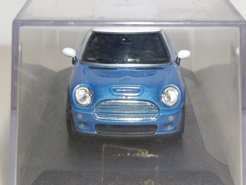 Mini Cooper S Road Signature 94248 Modellino Die cast 1/43 - Immagine 3 di 4