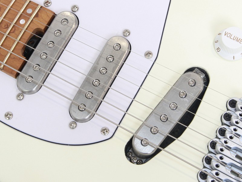 Ibanez ICHI10 ほぼ未使用 ソフトケース付き Ibanez ICHI10 ほぼ未使用 ソフトケース付き