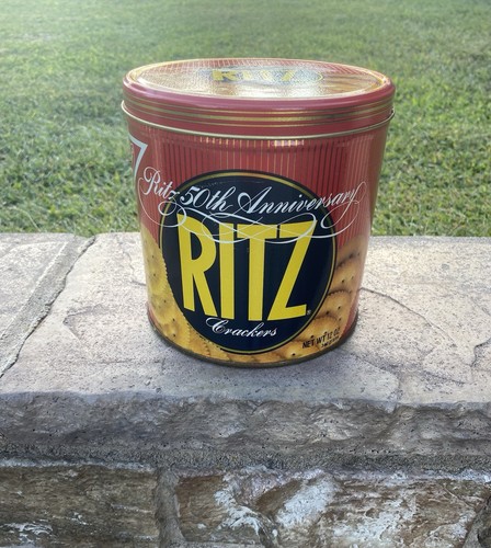 Lata de metal vintage Ritz 50 aniversario publicidad en lata 1984 galletas Nabisco - Imagen 1 de 12