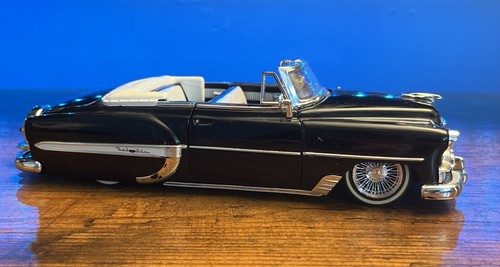 Jada Toys 1953 Chevy Bel Air Street Low Convertible 1:24 Scale Diecast Black - Picture 2 of 10