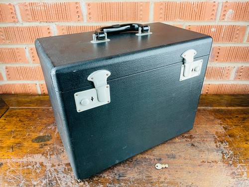 Singer 221k Elektrische Nähmaschine Tragbar Federleicht Pedal Werkzeuge & Koffer - Bild 24 von 24