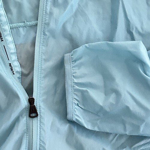 Under Armour Run Chaquetas de lluvia ajustadas repelentes al agua ultra ligeras talla S petite - Imagen 8 de 8