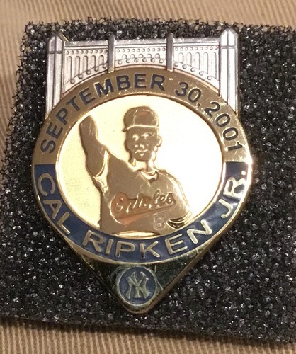 09/30/2001 Yankee Stadium Cal Ripken Day Cal Ripken Jr Press Media Pin - Picture 2 of 3