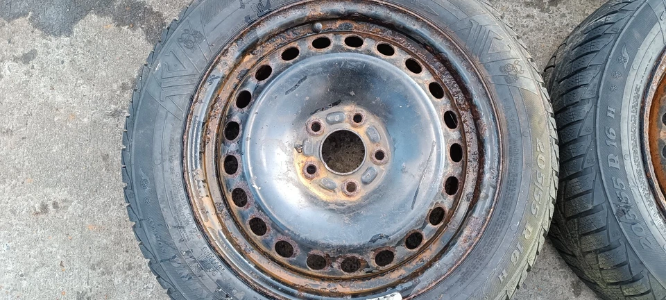 Ford Focus Winterreifen 205/55/R16 6,5x16 ET 50 Räder - Bild 2 von 4