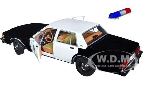 1986 CHEVROLET CAPRICE POLICE LAPD "MACGYVER" TV SERIES 1/18 BY GREENLIGHT 19126 - Picture 2 of 6