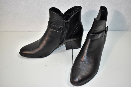 Vaneli Boots Black Size 8 Women's Ankle - Picture 2 of 8