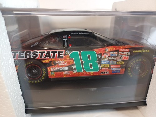 Revell 1998 BOBBY LABONTE 18 Small Soldiers Interstate Batteries 1:24 NASCAR - Picture 8 of 9
