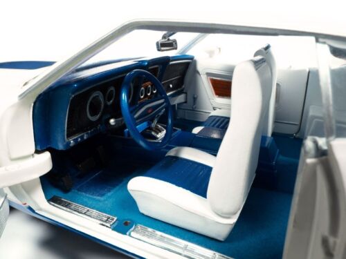 AUTOWORLD CLASS OF 1972 FORD MUSTANG SPRINT 1/18 DIECAST MODEL CAR WHITE AMM1286 - Picture 3 of 6