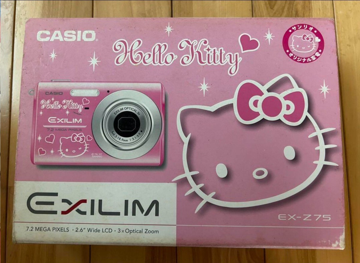 Casio Sanrio Hello Kitty Digital Camera EXILIM EX-Z75 7.2 Casio Sanrio Hello Kitty Digital Camera EXILIM EX-Z75 7.2