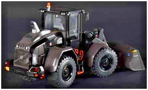 volvo L60H Wheel Loader Black Edition w/Bucket on Michelin 20-5 R25 XHA2. 1/32 - Picture 4 of 4