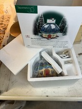 DEPT 56 NORTH POLE SERIES "TILLIE'S TINY CUP CAFE" BRAND NEW