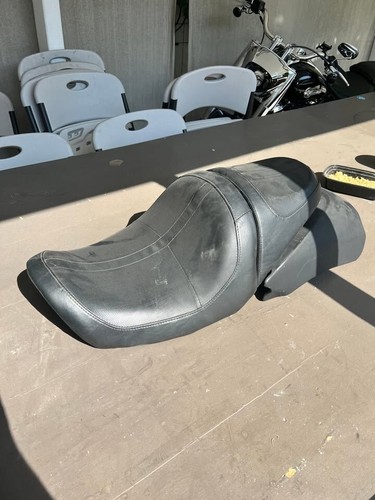 Garde-boue arrière et siège personnalisés Harley Davidson V ROD