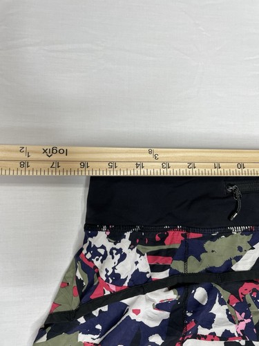Lululemon Shorts Womens 8 Lightweight Booty Gym Running 2” - Picture 4 of 11