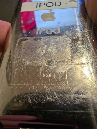 Apple iPod Touch 4th Gen A1367 8GB Wi-Fi MP3 Player, please read details  - Picture 6 of 8
