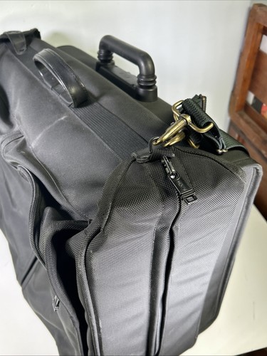 Tumi Borsa Porta Indumenti Nera Alpha Due Ruote 2231D3 Viaggio Esteso Armadio Avvolgibile - Foto 15 di 17