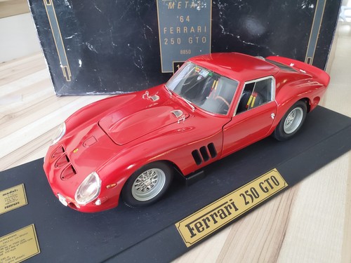 Ferrari 250 GTO - Revell 1:12