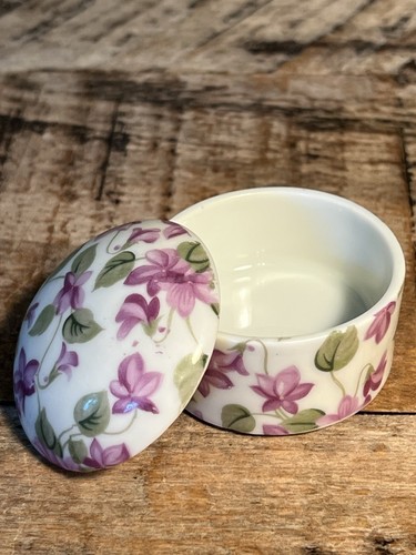 Caja de baratijas de porcelana vintage púrpura violetas diseño floral con tapa caja redonda - Imagen 2 de 10