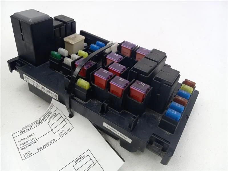 Caja de fusibles Subaru Legacy 2006-2009 compartimento del motor Foto 3 de 4