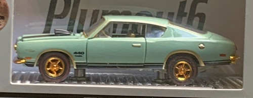 M2 Machines CHASE 1969 Plymouth Barracuda 440 1:64 1 of 750 - Picture 2 of 8