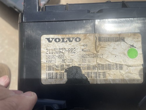 Volvo Gauge Instrument Cluster 21132377-P02 - Foto 3 di 3