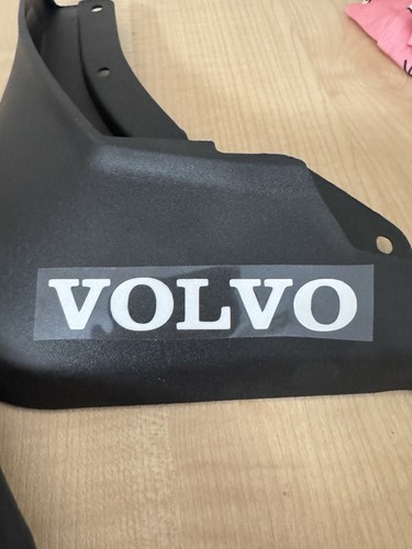 VOLVO XC40 MUD GUARDS 2018-2023 SPLASH SPRAY PROTECTORS EASY FIT - Picture 5 of 7