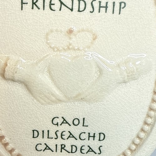 Placa Claddagh Cerámica Con Soporte Plástico Dorado Día de San Patricio - Imagen 8 de 8