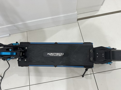 Kintech Venom 8s Pro Electric Scooter - Picture 3 of 7