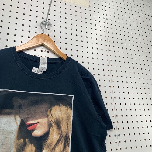 Taylor Swift Red Shirt Mens Large Blue Music Band Tee Country 22x27 - Picture 9 of 15