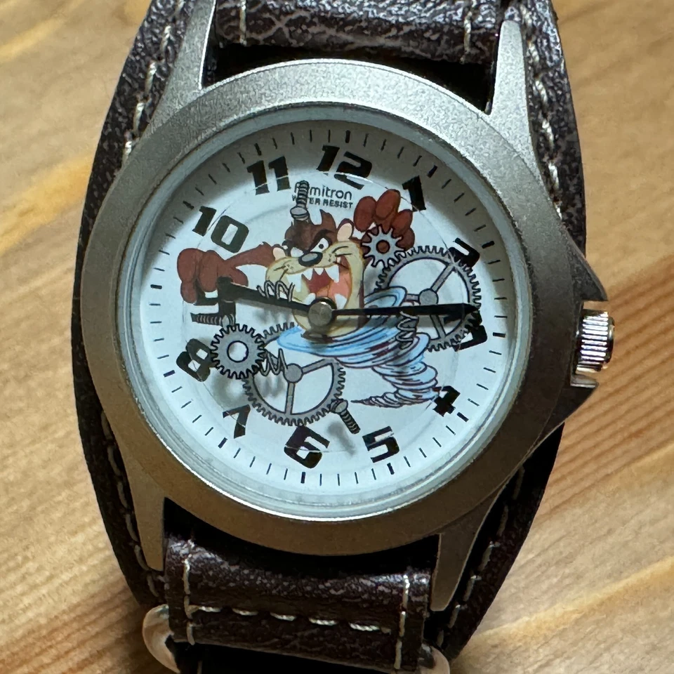 Reloj de cuarzo Armitron de colección 2200/682 para mujer Taz Devil banda plateada batería nueva Foto 2 de 4